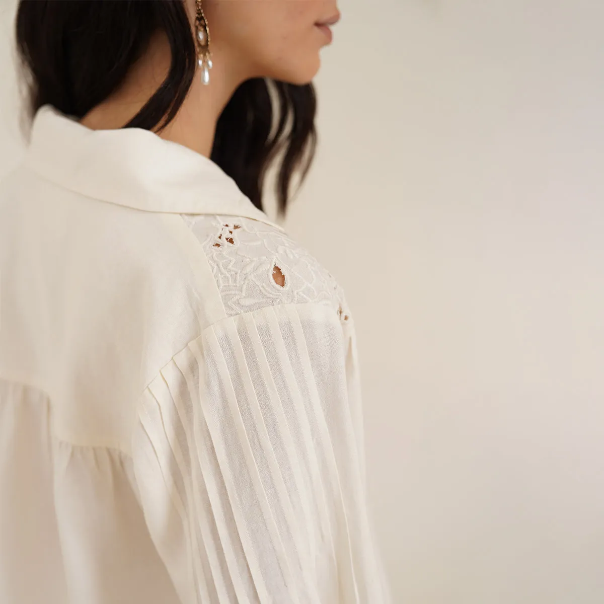 B77 HEKA Stylish Women's Linen Shirt with Cutwork Embroidery