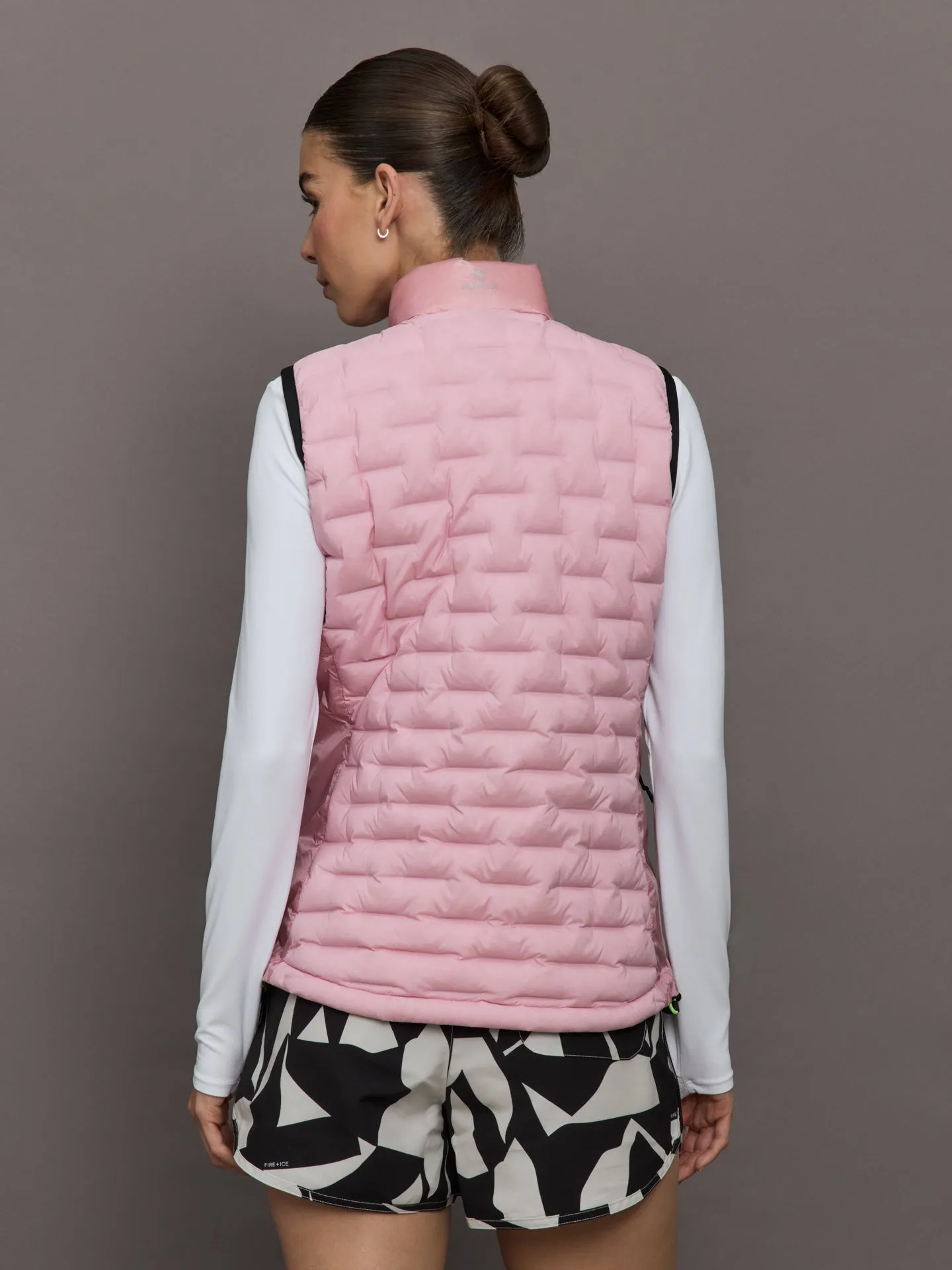 Fenja Lightweight Vest - Cameo Pink