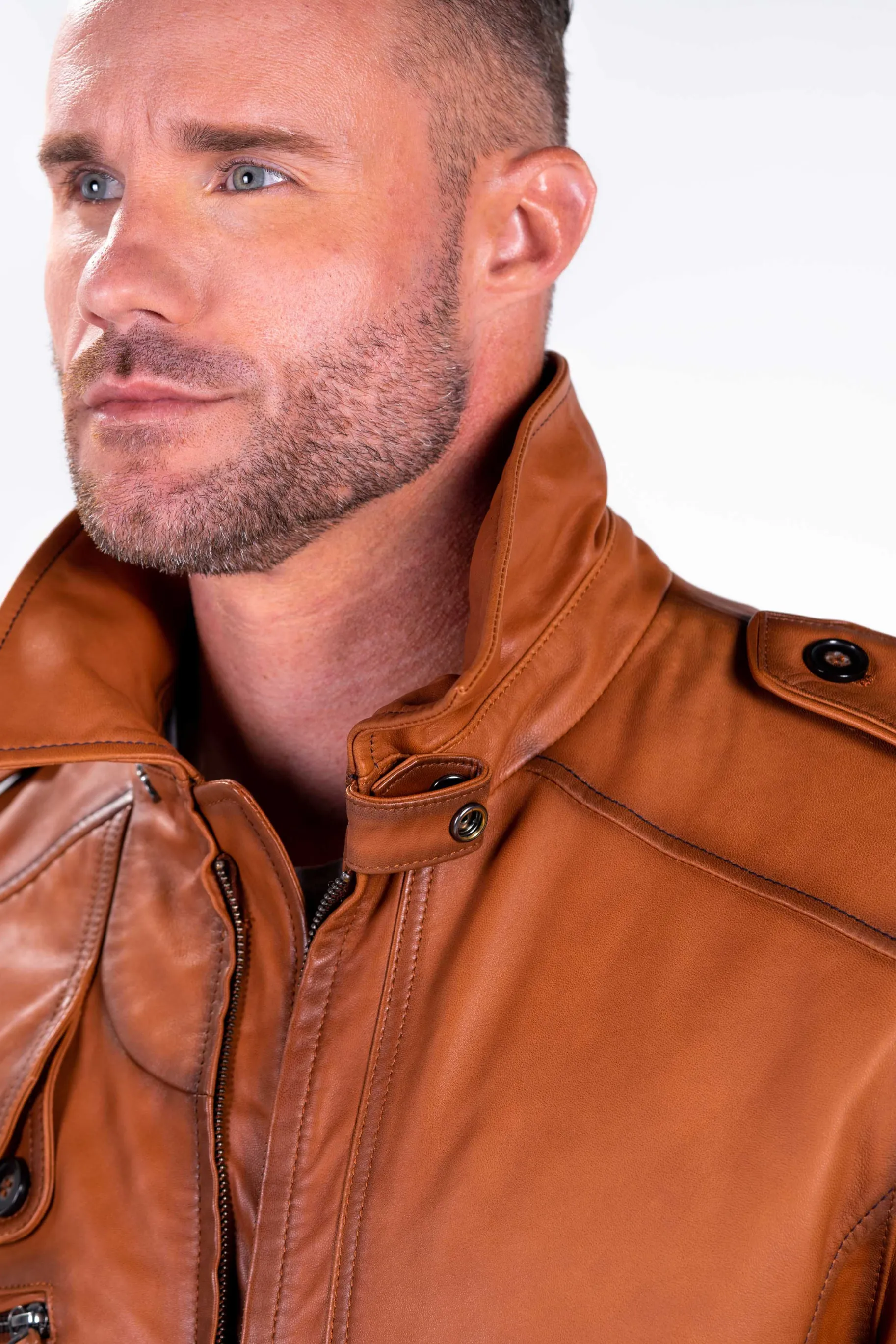 MODERN AVIATOR