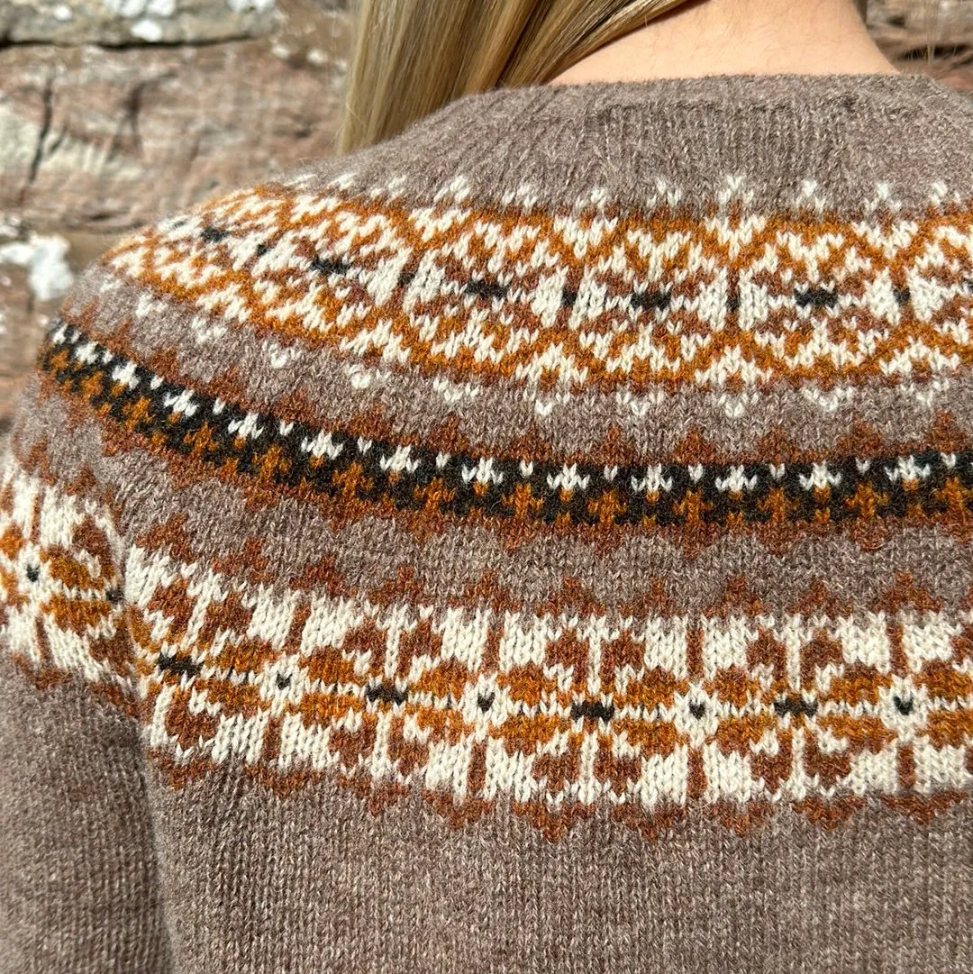 New Harley Of Scotland Fairisle In Nutmeg