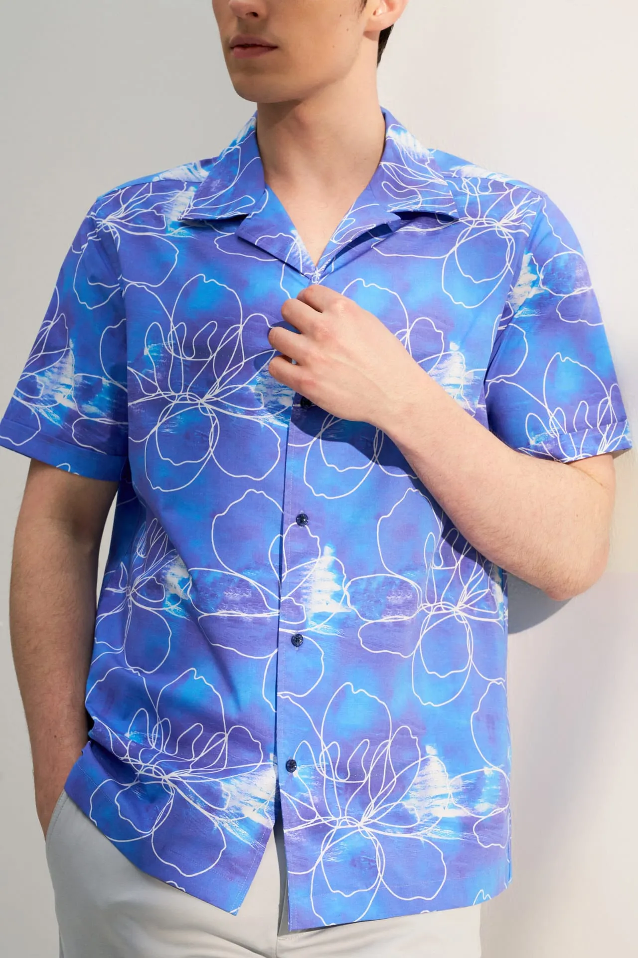 Soft Touch Stretch Floral Sketch All Over Print Casual Shirt in Relaxed Fit