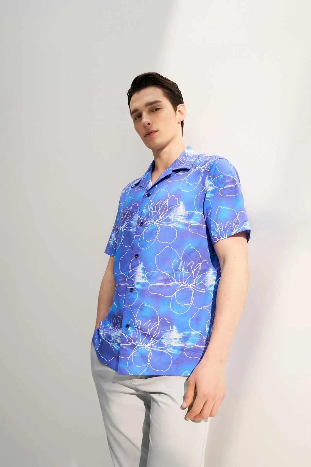 Soft Touch Stretch Floral Sketch All Over Print Casual Shirt in Relaxed Fit
