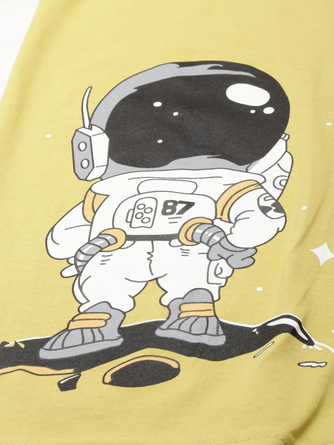 Stylish Yellow Cotton Blend Printed Tees For Men